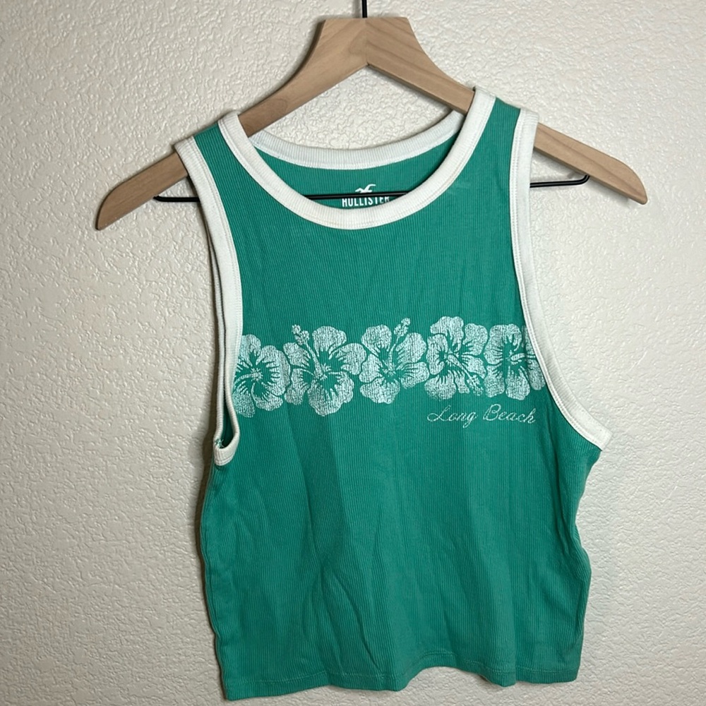 Hollister cropped graphic tank
